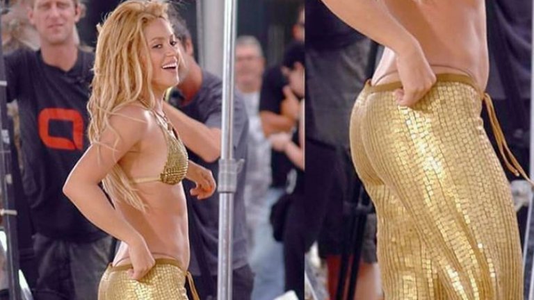 shakira wardrobe malfunction on stage